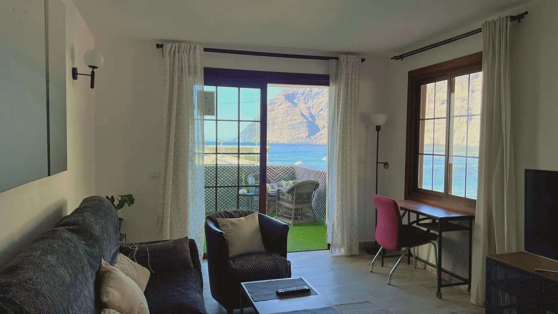 Beachfront Gem With Sand And Sea At Your Doorstep Santiago Del Teide