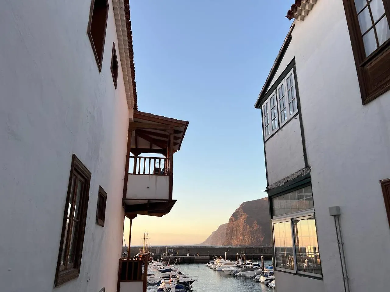 Beachfront Gem With Sand And Sea At Your Doorstep Santiago Del Teide 0*,